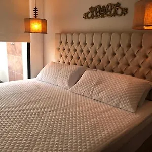 Hotel Casa Makondo